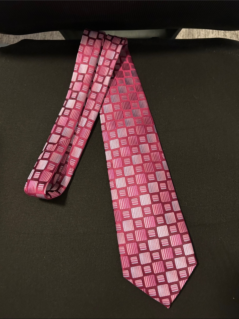 Alfani Geometric Silk Tie in Pink Like New